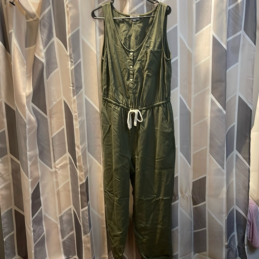 EUC loft, romper size medium